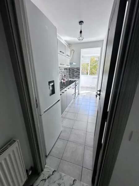 Pajura, metrou Jiului, Apartament 2 camere Centrala Proprie, et.2/3