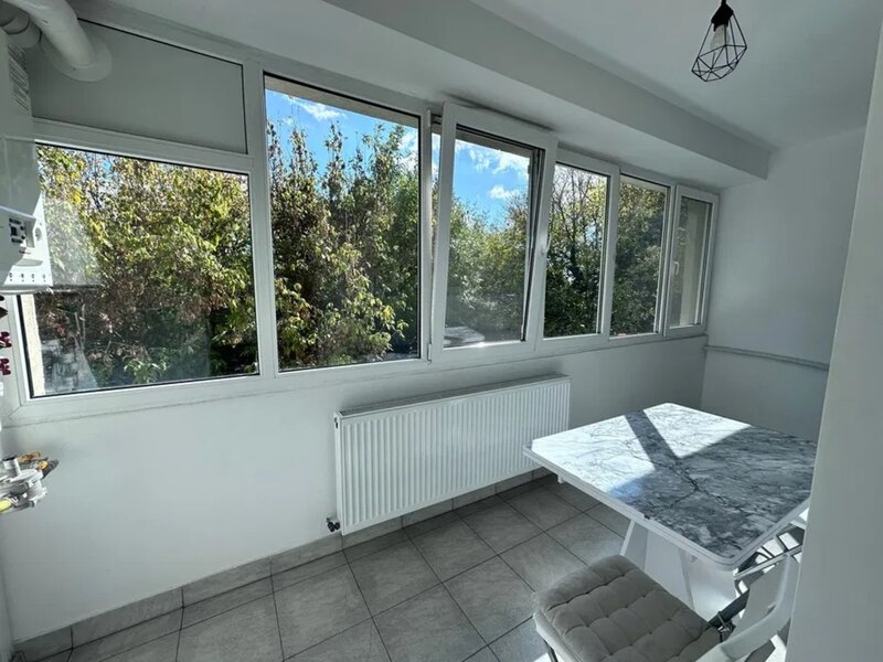 Pajura, metrou Jiului, Apartament 2 camere Centrala Proprie, et.2/3